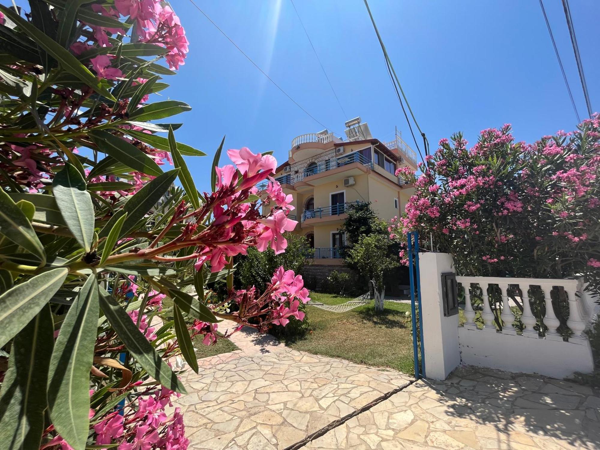 Laura Guest house *
