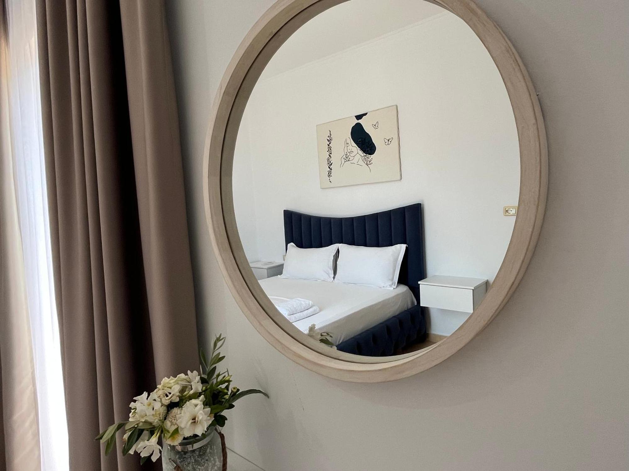 Laura Guest house *