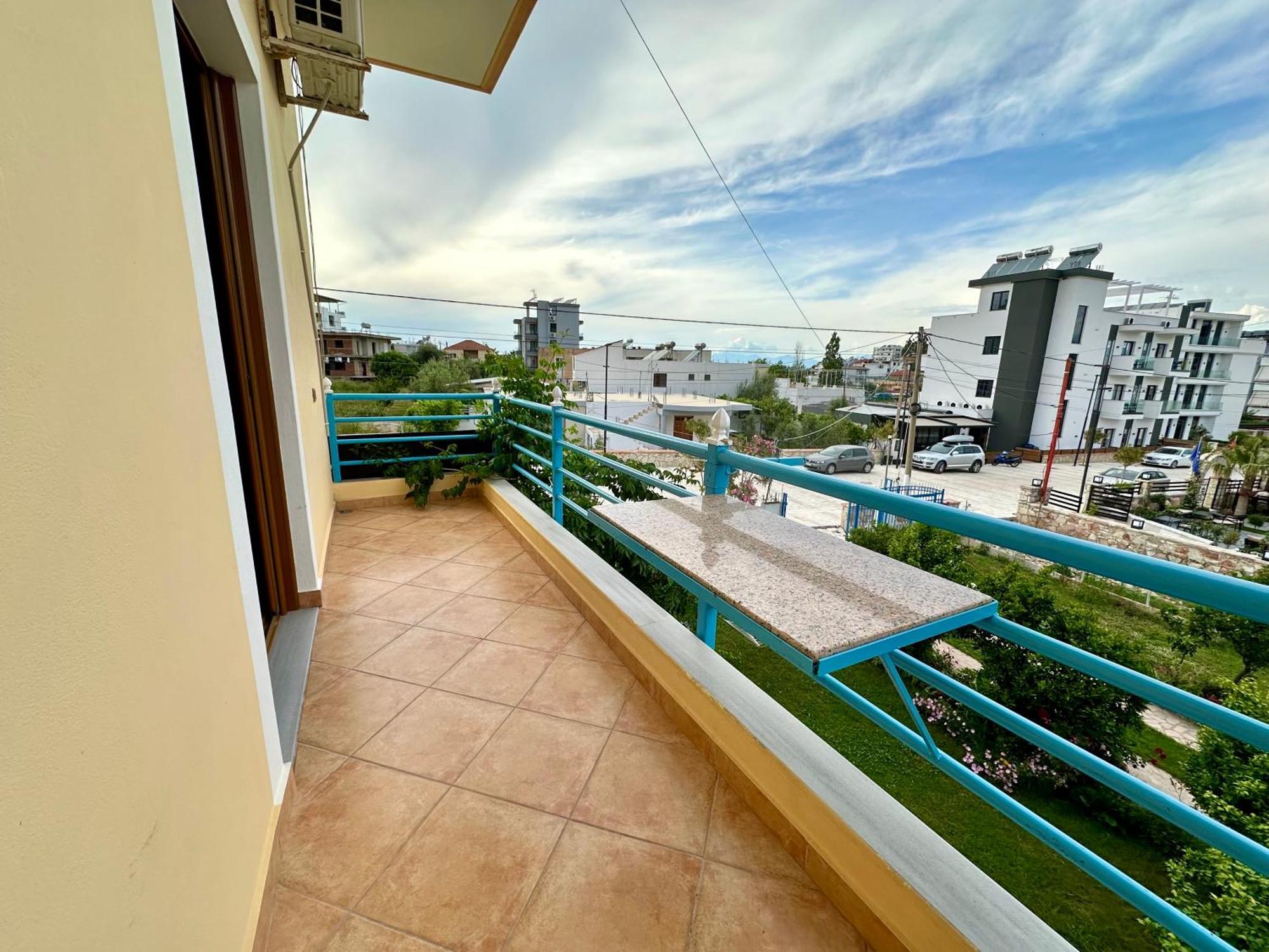 Laura Guest house *