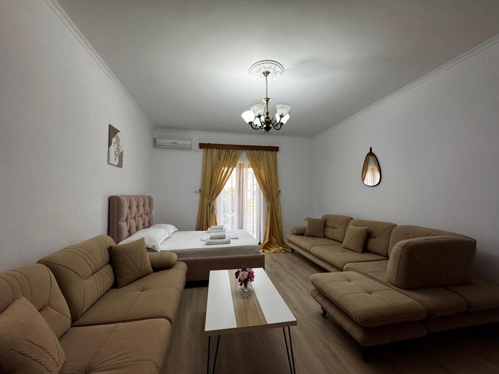 Guest house Laura Ksamil